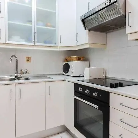 Urb Tropicana, 2 Bedroom * نيرخا